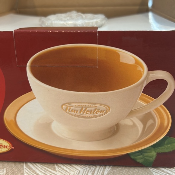 Tea set new great for that tea lover - Picture 3 of 8